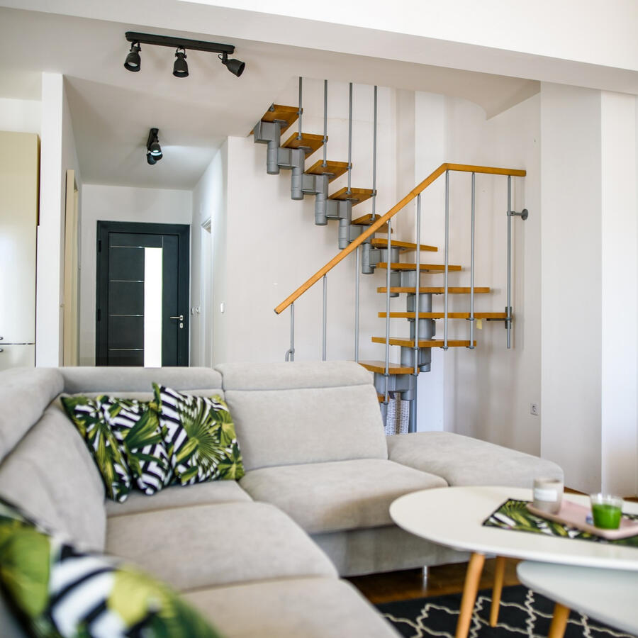 We hold the keys to SUMMER NIGHT!