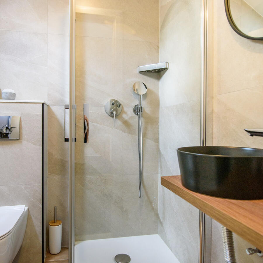 We hold the keys to SUMMER NIGHT!